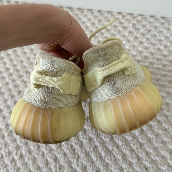 Yeezy Boost 350 V2 ‘Butter’ - Picture 7 of 13
